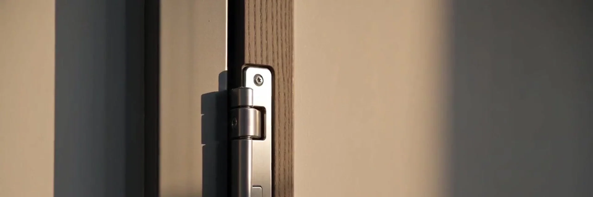 Locksmith checking a door lock, representative scene: Locksmith in Alpicat: fast service